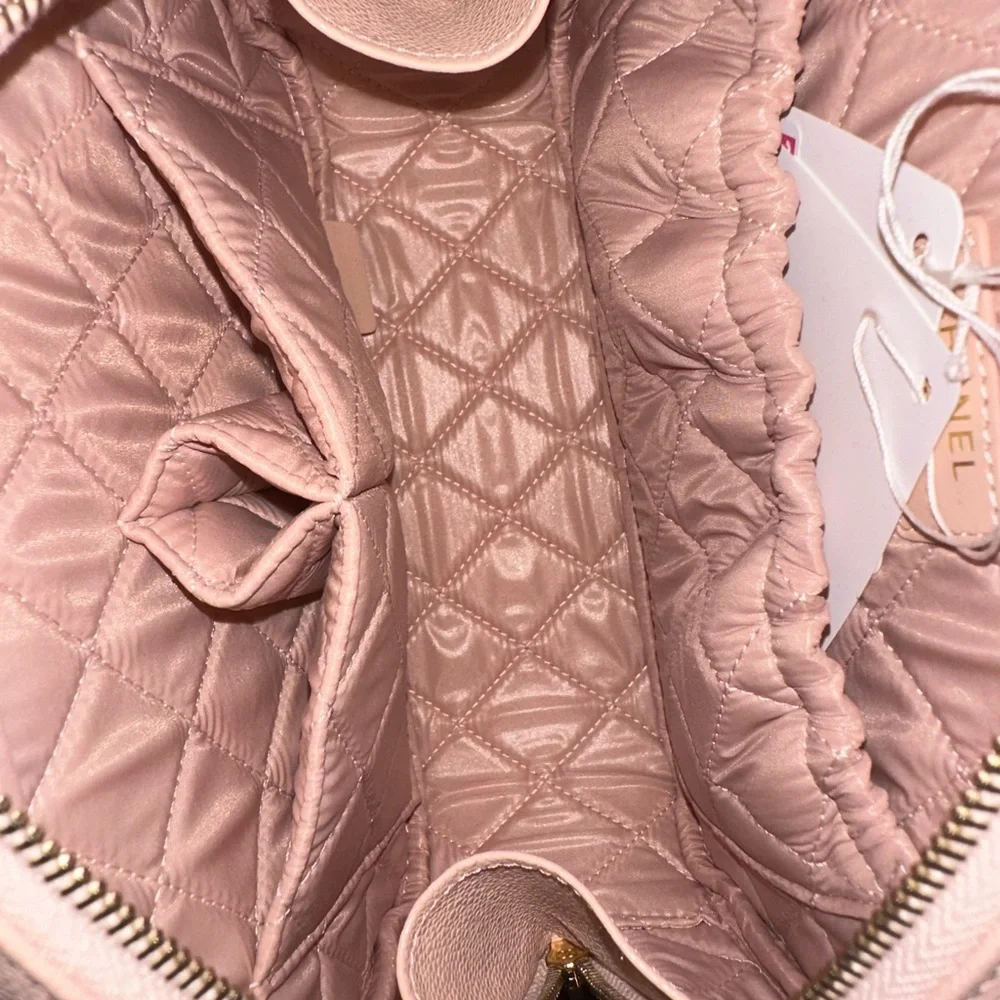 Chanel Caviar Leather Curved Classic Case in Blush